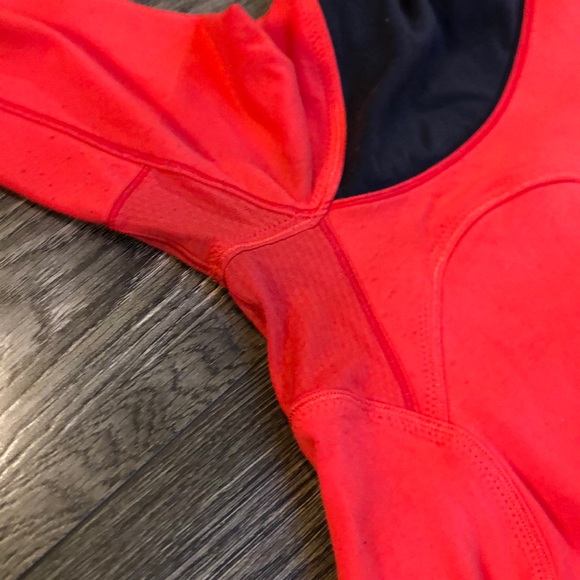 Lululemon jacket size 4 - Picture 9 of 10